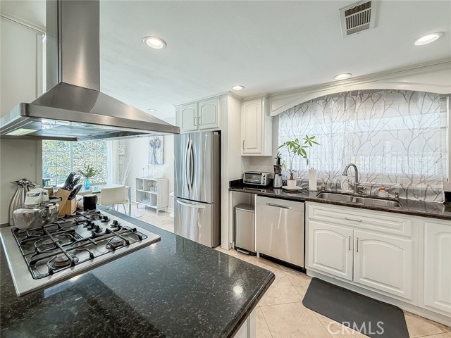 24017 Sylvan Street, Woodland Hills CA: https://media.crmls.org/medias/83a2a1ed-aee9-4c7b-a185-59c571f8a4d5.jpg