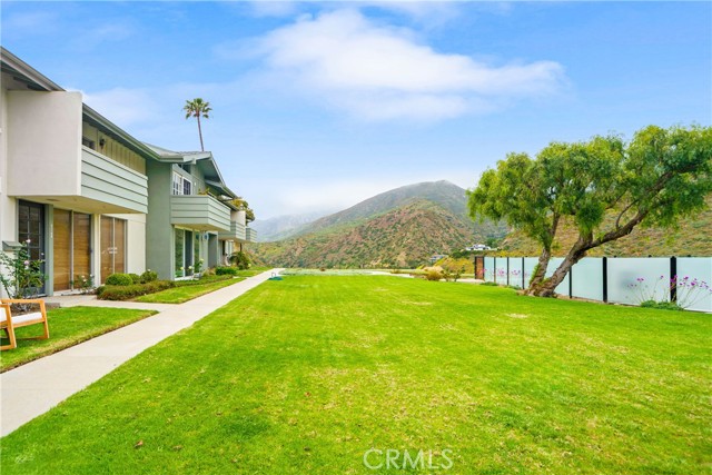 6216 Tapia Drive, Malibu CA: https://media.crmls.org/medias/83a43670-42f4-4560-865e-1765ee31660f.jpg