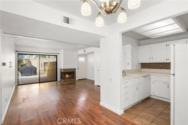 25712 Le Parc, Lake Forest CA: https://media.crmls.org/medias/83a45bc4-6956-447b-b453-7f193878d8d4.jpg