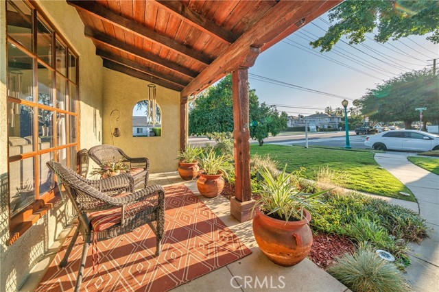 Detail Gallery Image 5 of 65 For 5702 Camellia Ave, Temple City,  CA 91780 - 6 Beds | 4/1 Baths