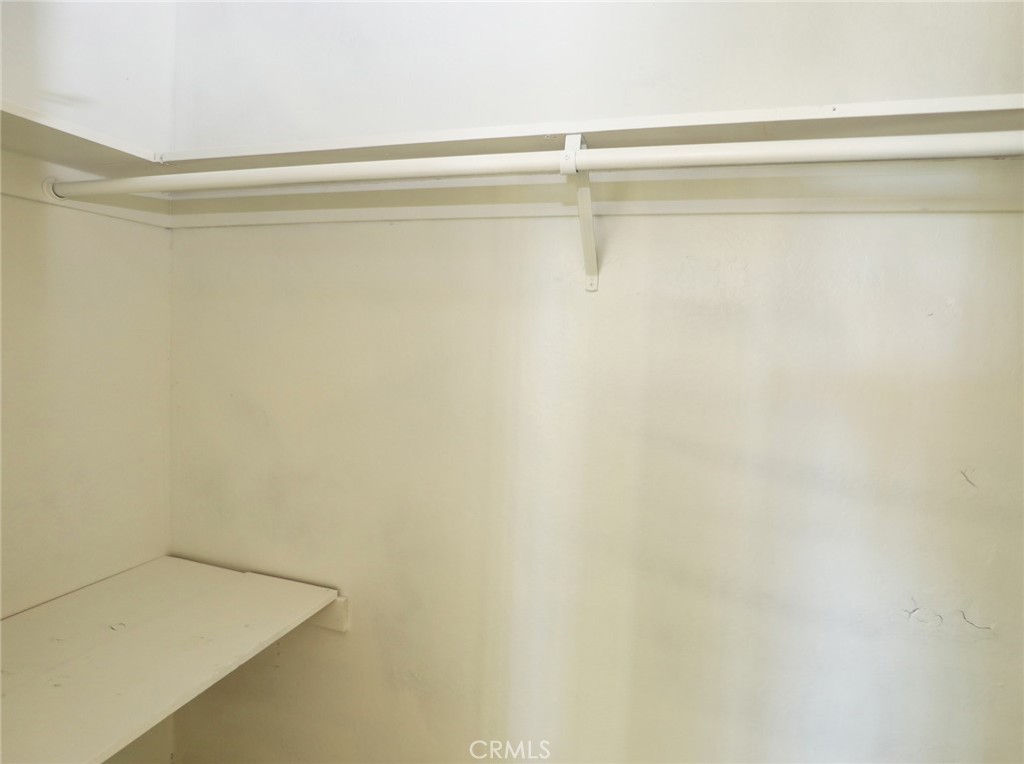https://media.crmls.org/medias/83a535e3-af3b-49e3-82d2-1b1533e6ab92.jpg?preset=X-Large