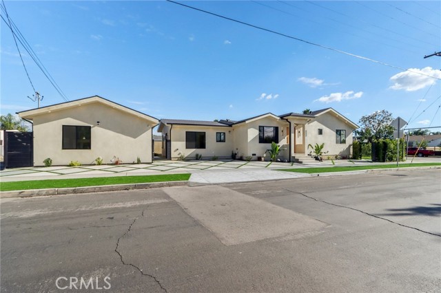 Detail Gallery Image 5 of 72 For 8006 Lloyd Ave, North Hollywood,  CA 91605 - 7 Beds | 6 Baths