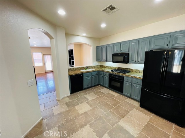649 Sumner Way, Oceanside CA: https://media.crmls.org/medias/83a5bce1-47bb-4c4a-8699-b475259ceea2.jpg