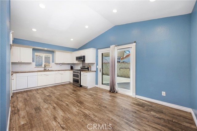 731 S Beechwood Avenue, Rialto CA: https://media.crmls.org/medias/83a5fb5a-2c22-4568-8ba1-8d7de40d05f6.jpg