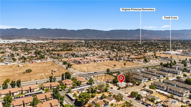 8139 N Maple Avenue, Rialto CA: https://media.crmls.org/medias/83a648ba-b5b2-4763-8f62-d4f158b77f9f.jpg