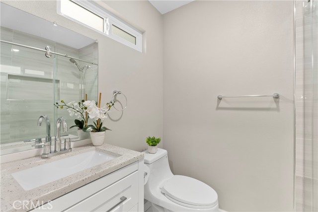 Detail Gallery Image 9 of 28 For 19611 Topeka Ln, Huntington Beach,  CA 92646 - 6 Beds | 5/1 Baths