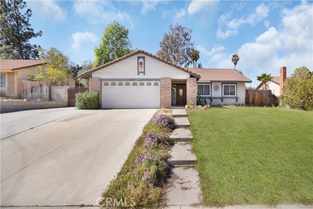 8088 Camelot Rd, Riverside, CA 92503