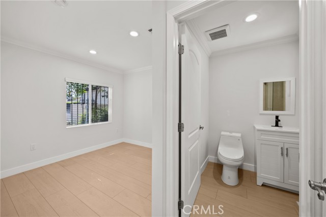 5025 Noble Avenue, Sherman Oaks CA: https://media.crmls.org/medias/83a7d094-71cb-445a-939b-10cc2b99ab46.jpg