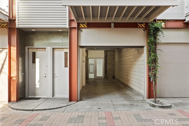 3450 Cahuenga Boulevard, Universal City CA: https://media.crmls.org/medias/83a7e5b2-3755-4b17-bc48-368b3b667b60.jpg