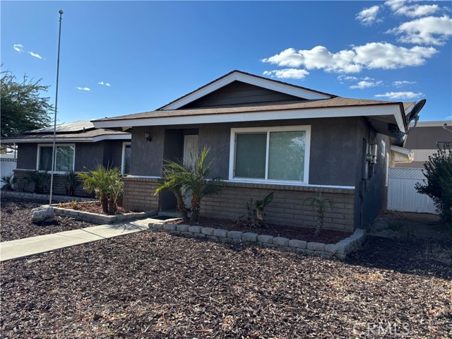 Detail Gallery Image 2 of 22 For 203 Brandon Way, Hemet,  CA 92545 - 2 Beds | 2 Baths