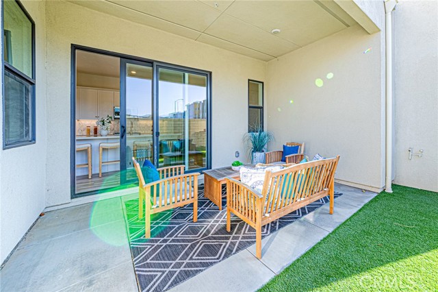 27505 Illumination Court, Valencia CA: https://media.crmls.org/medias/83a7fb04-a4ba-4520-8fb8-5db89c5cd526.jpg
