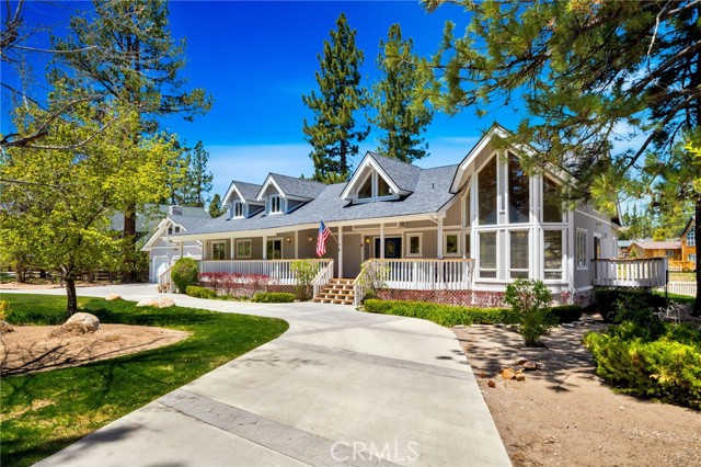 Detail Gallery Image 1 of 61 For 40034 Lakeview Dr, Big Bear Lake,  CA 92315 - 4 Beds | 3/1 Baths
