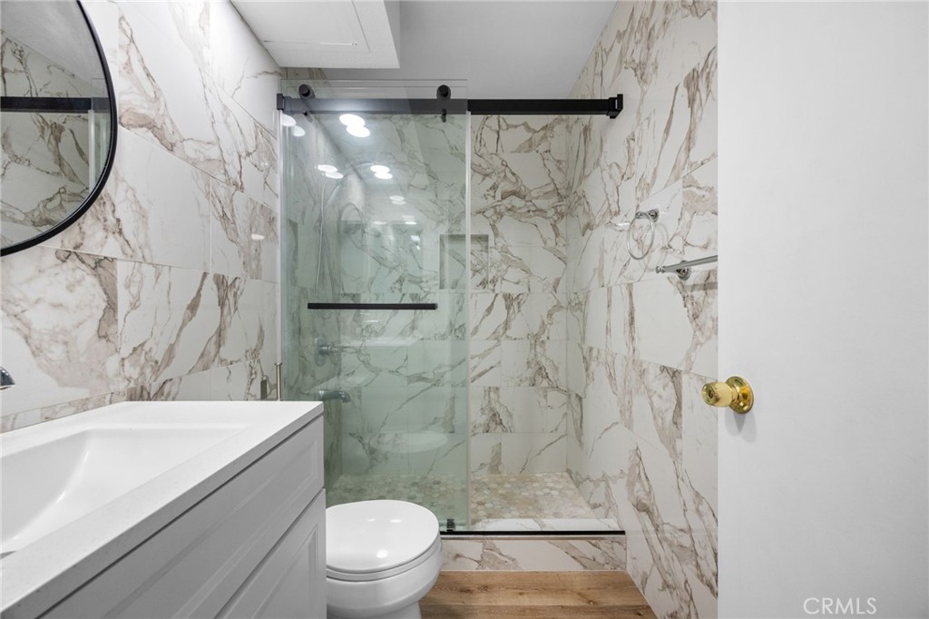 https://media.crmls.org/medias/83a93da5-be0e-48b4-9b5f-d9660bd3be3c.jpg?preset=X-Large