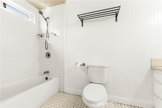 Detail Gallery Image 10 of 15 For 5593 Pioneer, Whittier,  CA 90601 - 4 Beds | 3 Baths