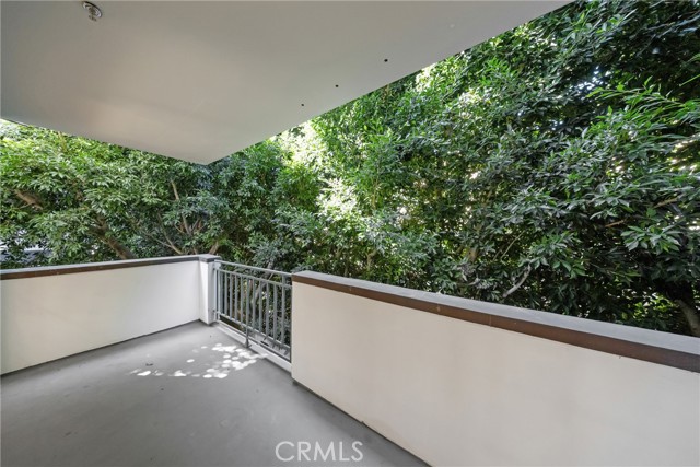 Detail Gallery Image 30 of 34 For 1401 S Bentley Ave #203,  Los Angeles,  CA 90025 - 2 Beds | 3 Baths