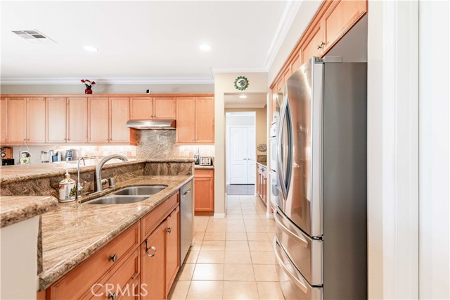 8656 Calle Canon Road, Corona CA: https://media.crmls.org/medias/83aa2d00-7623-4b0a-a2a6-e7318549b2c4.jpg