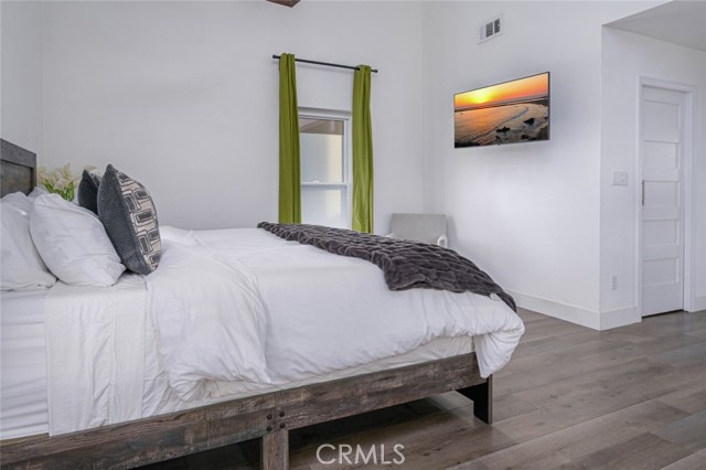 20121 Bushard Street, Huntington Beach CA: https://media.crmls.org/medias/83aa91e0-8b6a-40f6-b234-f83e3503e9ee.jpg