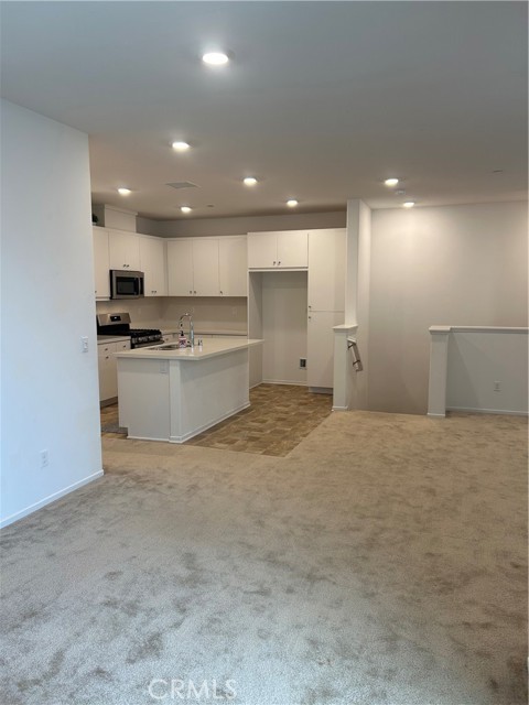 Detail Gallery Image 5 of 24 For 5585 Kate Way #6,  Fontana,  CA 92336 - 2 Beds | 2 Baths