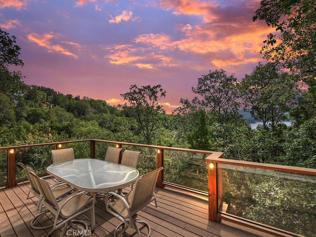 901 Jagerhorn Drive, Lake Arrowhead, CA 92352