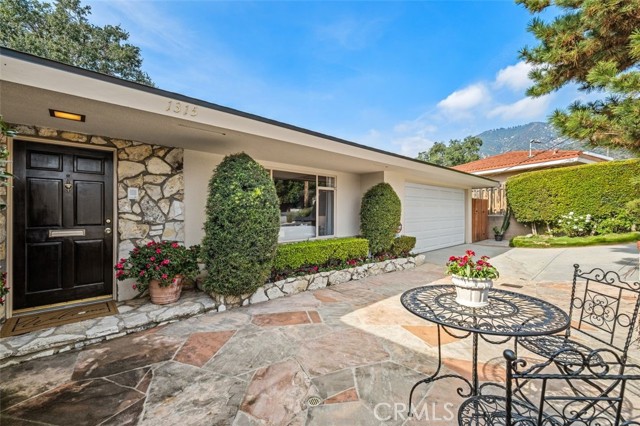 Detail Gallery Image 2 of 58 For 1315 Riviera Dr, Pasadena,  CA 91107 - 3 Beds | 2 Baths