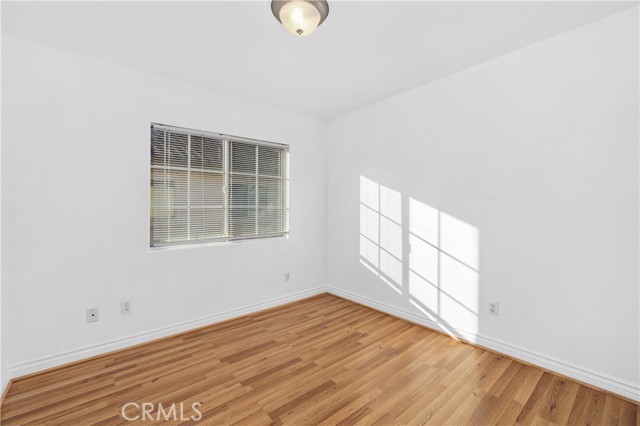 Detail Gallery Image 10 of 39 For 4838 Elmwood #7,  Los Angeles,  CA 90004 - 3 Beds | 3 Baths