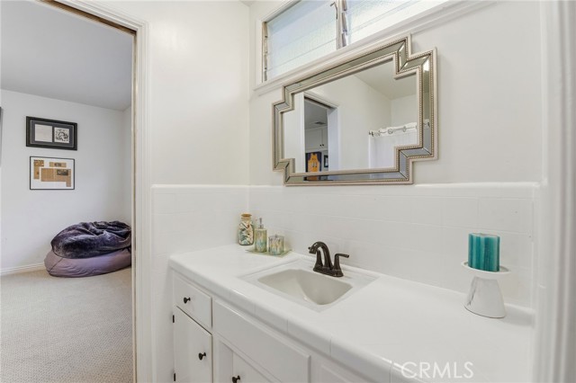 15936 Valley Wood Road, Sherman Oaks CA: https://media.crmls.org/medias/83ab6299-20e5-4dc0-aadf-4b3f5aea5158.jpg