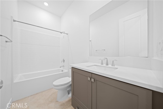 175 Baluster, Irvine CA: https://media.crmls.org/medias/83ac6b98-f74e-48f0-975e-068557d3b870.jpg