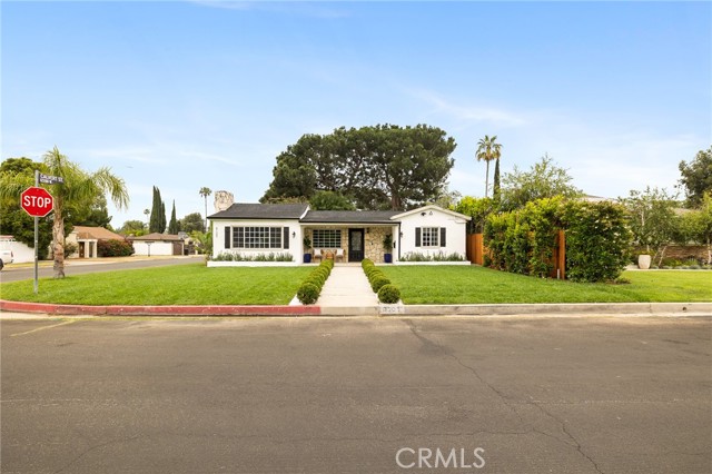 6105 Bellingham Avenue, North Hollywood CA: https://media.crmls.org/medias/83addc08-ec82-45c7-b712-6ac6334b2af1.jpg