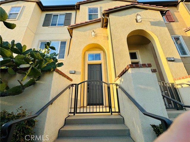 Detail Gallery Image 1 of 1 For 1681 Acacia St #B,  Alhambra,  CA 91801 - 3 Beds | 2/1 Baths