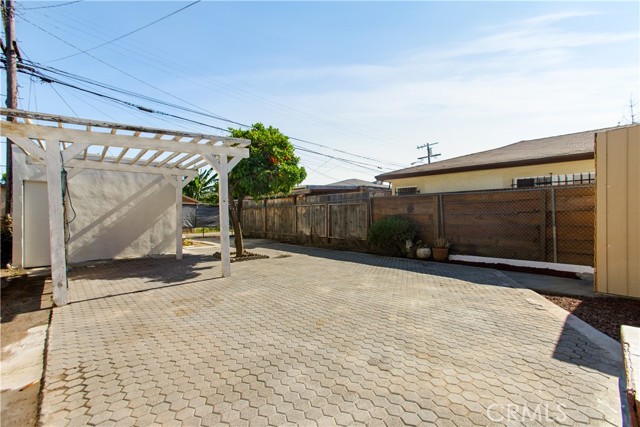 1506 60th Street, Los Angeles, California 90047, 2 Bedrooms Bedrooms, ,1 BathroomBathrooms,Single Family Residence,For Sale,60th,DW24118500