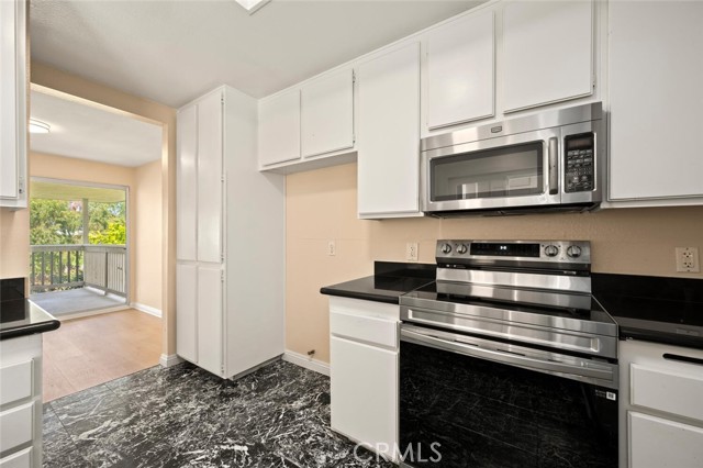 23392 Caminito Basilio, Laguna Hills CA: https://media.crmls.org/medias/83b02ade-4153-43ac-a057-53d5fd44b297.jpg