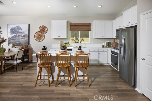 Detail Gallery Image 8 of 14 For 23248 Desert Dandelion Ct, Wildomar,  CA 92595 - 4 Beds | 3 Baths
