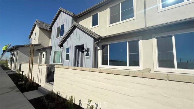 Detail Gallery Image 2 of 25 For 3580 S Eichler Paseo #106,  Ontario,  CA 91761 - 3 Beds | 2/1 Baths