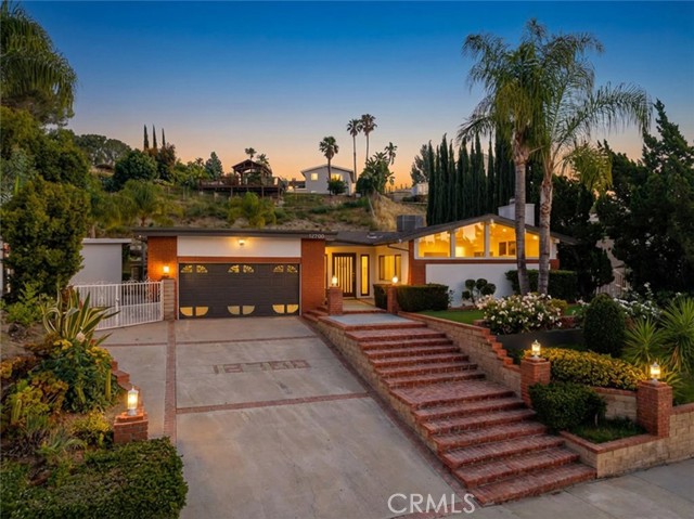 Front Image Thumbnail for CRSR26086308