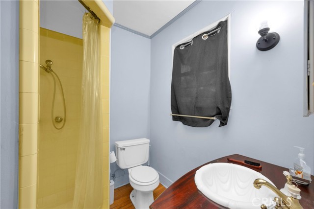 929 E Marshall Place, Long Beach CA: https://media.crmls.org/medias/83b1f8f8-4c07-4159-a2e4-f3356c2919b5.jpg
