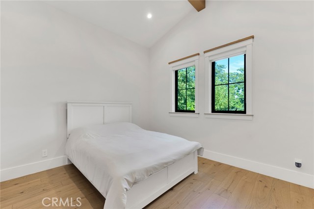 Detail Gallery Image 24 of 37 For 4919 Rhodes Ave, Valley Village,  CA 91607 - 5 Beds | 4/1 Baths