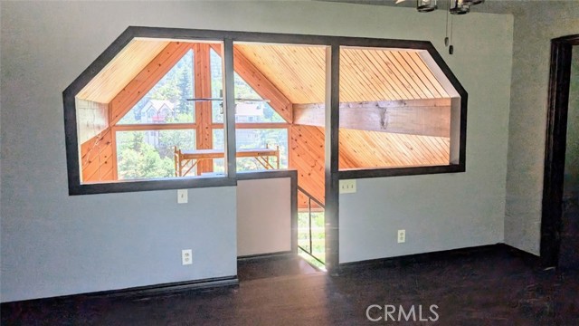 929 Trinity Drive, Lake Arrowhead CA: https://media.crmls.org/medias/83b25db2-7c77-44da-8240-b040d4680872.jpg