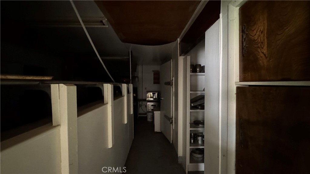https://media.crmls.org/medias/83b2bc6b-39ca-4125-9b86-884d183a4cc8.jpg?preset=X-Large