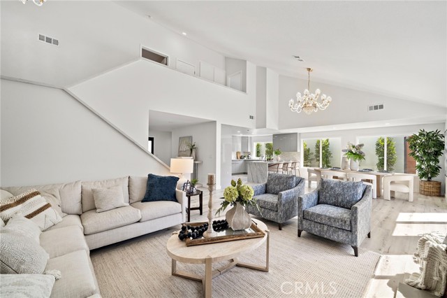 Detail Gallery Image 13 of 44 For 39 Cape Cod, Irvine,  CA 92620 - 4 Beds | 3 Baths