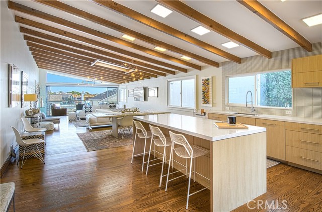 Detail Gallery Image 17 of 26 For 308 Poppy Ave, Corona Del Mar,  CA 92625 - 4 Beds | 3 Baths