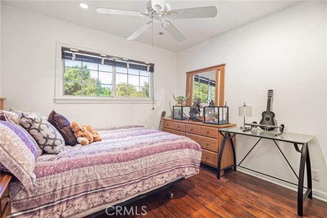 23900 Darbun Drive, Newhall CA: https://media.crmls.org/medias/83b3aeba-5b5e-4e46-8802-eca59bdf7d60.jpg