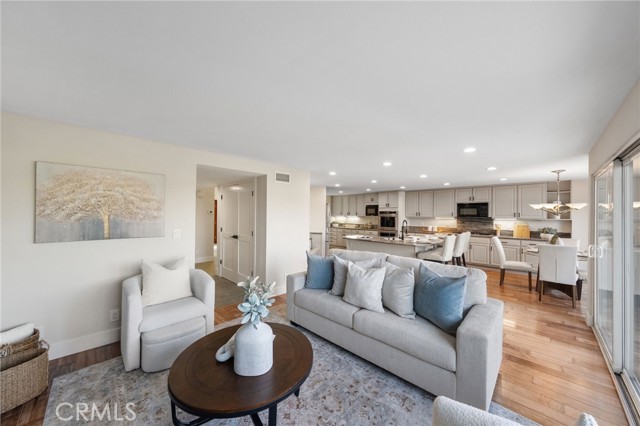 Detail Gallery Image 15 of 50 For 6535 E Paseo Murillo, Anaheim,  CA 92807 - 3 Beds | 2/1 Baths