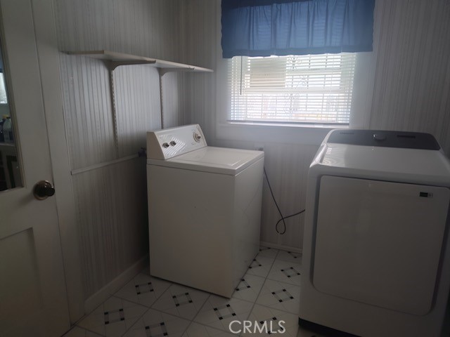 637 E 76th Place, Los Angeles, California 90001, 2 Bedrooms Bedrooms, ,1 BathroomBathrooms,Residential,For Sale,637 E 76th Place,CRPW24034765