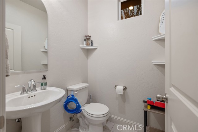 Detail Gallery Image 8 of 42 For 3433 W Milan, Visalia,  CA 93277 - 3 Beds | 2/1 Baths