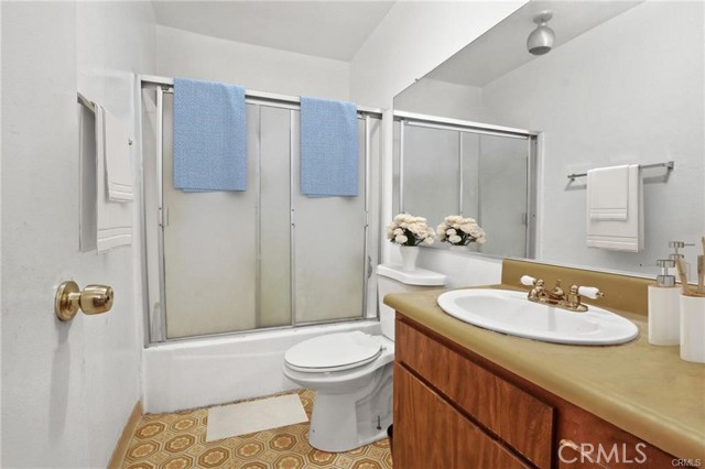 Detail Gallery Image 4 of 7 For 9054 Willis, Panorama City,  CA 91402 - 3 Beds | 2 Baths