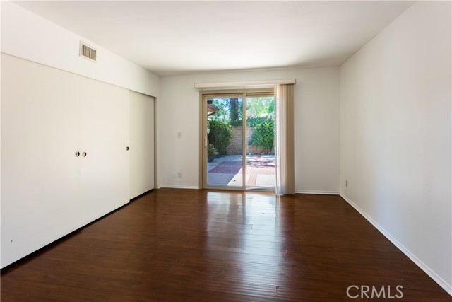27601 Endeavor Street photo 21