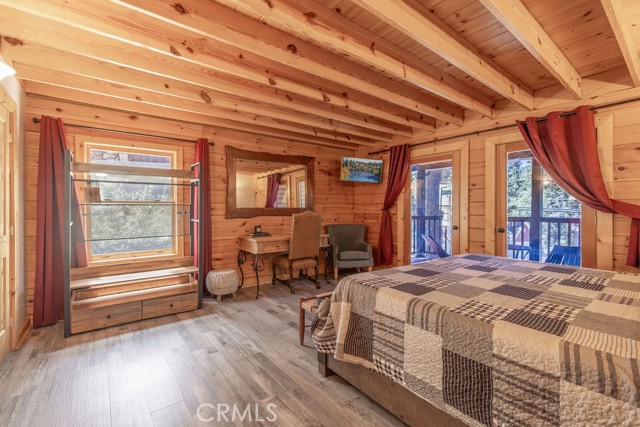 893 Silver Tip Drive, Big Bear CA: https://media.crmls.org/medias/83b65932-dcd5-4a02-82b5-aa2d55cbbcfe.jpg