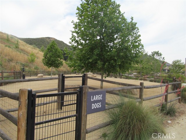 18608 Cedar Crest Drive, Canyon Country CA: https://media.crmls.org/medias/83b718f0-93b1-41f8-a54e-0793c7eda51c.jpg