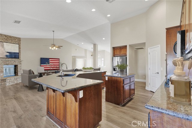 Detail Gallery Image 11 of 44 For 14305 Bochee, Apple Valley,  CA 92307 - 4 Beds | 3 Baths