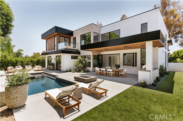 Detail Gallery Image 3 of 24 For 2321 Mesa Dr, Newport Beach,  CA 92660 - 5 Beds | 4/1 Baths